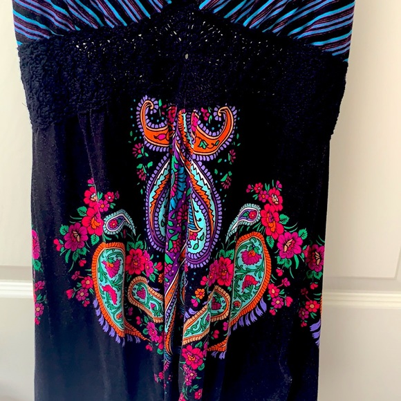 Adorable designer halter top - Picture 2 of 6